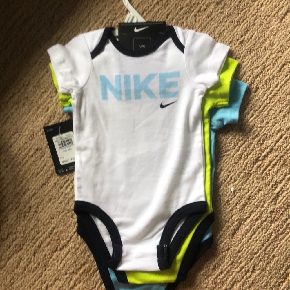 Nike onesies 3-6 months